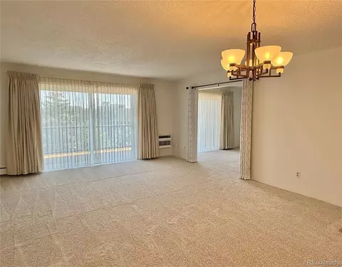 Living - 14102 E Linvale Pl #606, Aurora, CO 80014 photo 2 of 5