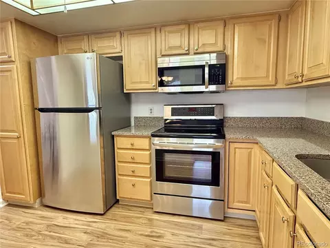 Kitchen - 14102 E Linvale Pl #606, Aurora, CO 80014 photo 1 of 2