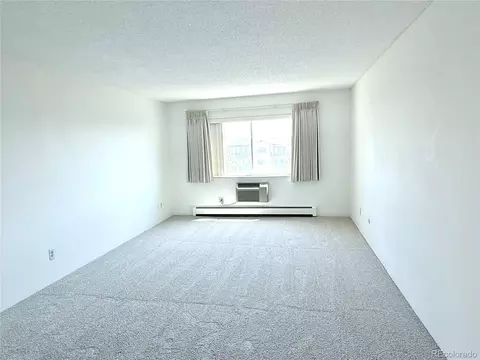 Living - 14102 E Linvale Pl #606, Aurora, CO 80014 photo 3 of 5