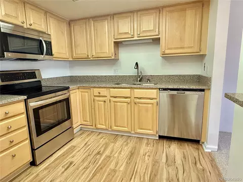 Kitchen - 14102 E Linvale Pl #606, Aurora, CO 80014 photo 2 of 2