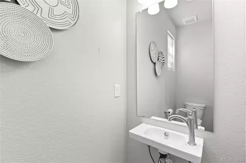 21972 E 38th Pl, Aurora, CO 80019 photo 8