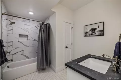Bath - 3640 E Warren Ave, Denver, CO 80210 photo 5 of 6