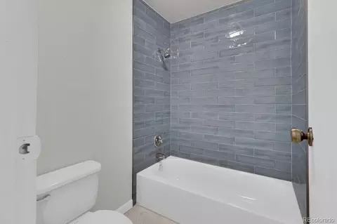 Bath - 14224 E 1st Dr #B02, Aurora, CO 80011 photo 3 of 7