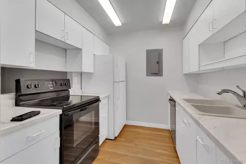 Kitchen - 14224 E 1st Dr #B02, Aurora, CO 80011 photo 3 of 3