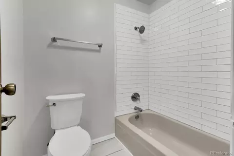 Bath - 14224 E 1st Dr #B02, Aurora, CO 80011 photo 6 of 7