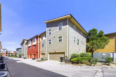 Exterior - 10556 E 29th Dr, Denver, CO 80238 photo 2 of 4