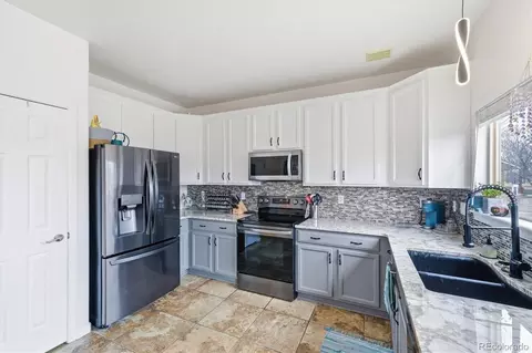 Kitchen - 19558 E 58th Cir, Aurora, CO 80019 photo 3 of 3