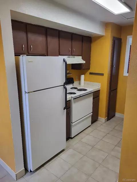 Kitchen - 12056 E 25th Ave, Aurora, CO 80010 photo 2 of 2