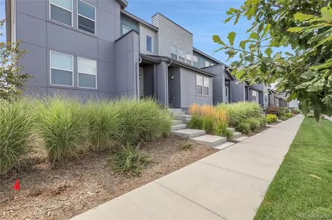 16060 E 47th Dr, Denver, CO 80239 photo 2