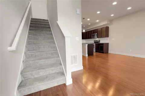16060 E 47th Dr, Denver, CO 80239 photo 4