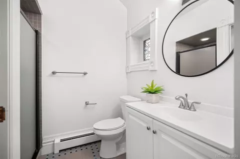 Bath - 1632 Vine St, Denver, CO 80206 photo 3 of 4