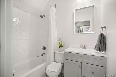 Bath - 1632 Vine St, Denver, CO 80206 photo 4 of 4