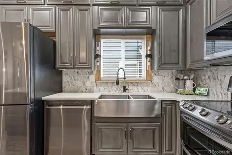 Kitchen - 20982 E 40th Pl, Denver, CO 80249 photo 4 of 6