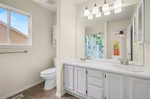 Bath - 19366 E Amherst Dr, Aurora, CO 80013 photo 1 of 4