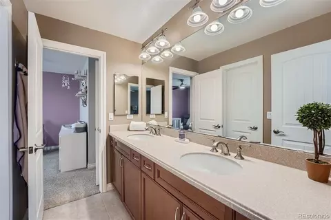 Bath - 6765 S Quantock Way, Aurora, CO 80016 photo 4 of 5