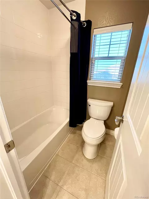 Bath - 6765 S Quantock Way, Aurora, CO 80016 photo 5 of 5