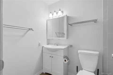 Bath - 9195 E Lehigh Ave #183, Denver, CO 80237 photo 2 of 3
