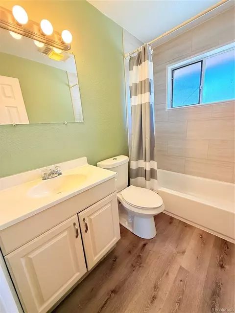 Bath - 7610 Tejon St, Denver, CO 80221 photo 1 of 3
