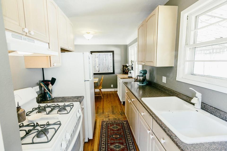  3520 S Emerson St, Englewood, CO 80113 photo 8