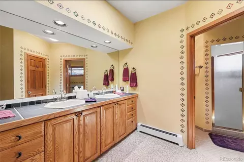 Bath - 1784 Deer Trail Rd, Boulder, CO 80302 photo 2 of 5