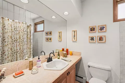 Bath - 1784 Deer Trail Rd, Boulder, CO 80302 photo 4 of 5
