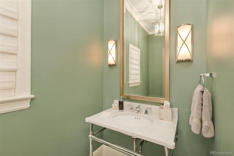 2217 Ivanhoe St, Denver, CO 80207 photo 9