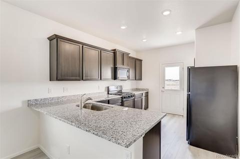 388 Maple St, Bennett, CO 80102 photo 8