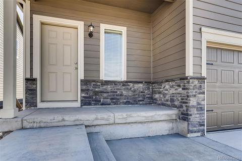 388 Maple St, Bennett, CO 80102 photo 2
