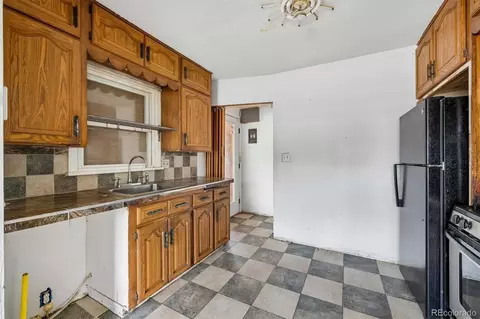 Kitchen - 1996 Lima St, Aurora, CO 80010 photo 2 of 3