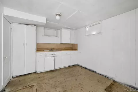 Kitchen - 1996 Lima St, Aurora, CO 80010 photo 3 of 3