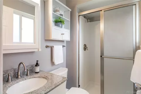 Bath - 13285 Rigel Dr, Lone Tree, CO 80124 photo 2 of 3