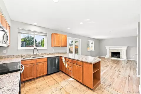 Kitchen - 17454 E Prentice Cir, Centennial, CO 80015 photo 2 of 2