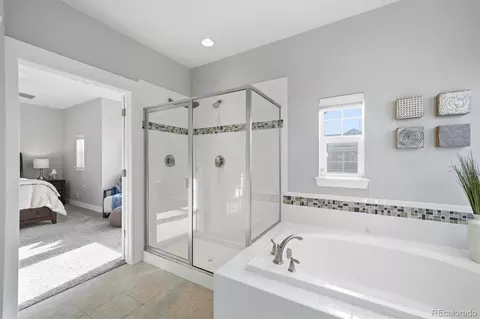 Bath - 8026 E 35th Ave, Denver, CO 80238 photo 3 of 5