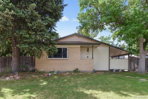 12214 E Berkeley Pl, Denver, CO 80239 photo 2
