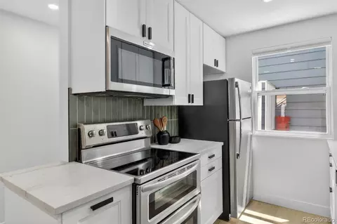 Kitchen - 1111 Maxwell Ave #212, Boulder, CO 80304 photo 5 of 7