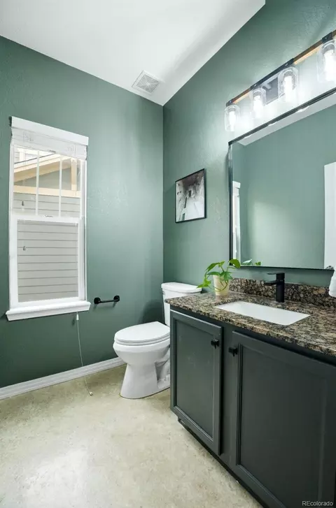 Bath - 25295 E Park Crescent Dr, Aurora, CO 80016 photo 1 of 6
