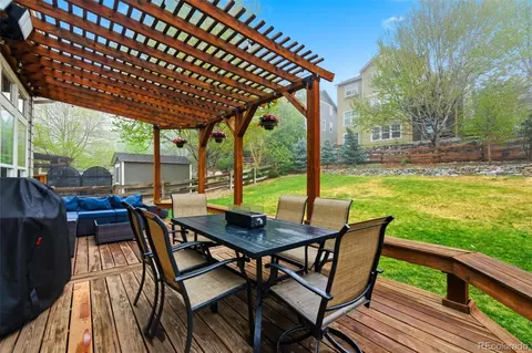Exterior - 25295 E Park Crescent Dr, Aurora, CO 80016 photo 7 of 9