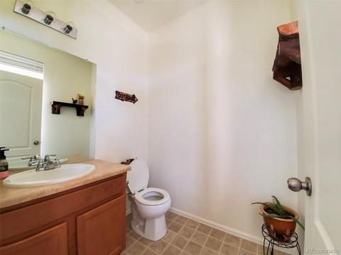 25871 E 3rd Pl, Aurora, CO 80018 photo 4