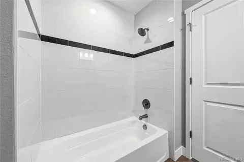 Bath - 302 Bennett Ave, Bennett, CO 80102 photo 4 of 4