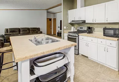 4211 E 100th Ave, Thornton, CO 80229 photo 5