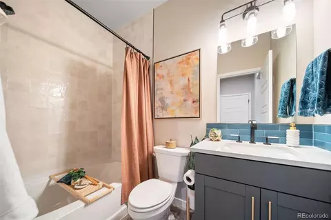 Bath - 21782 E 46th Pl, Aurora, CO 80019 photo 2 of 3