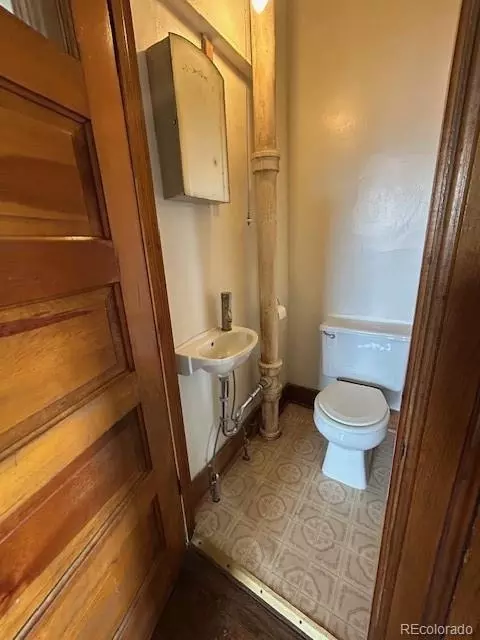 Bath - 531 E St, Salida, CO 81201 photo 3 of 3