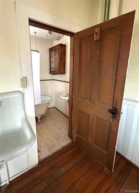 Bath - 531 E St, Salida, CO 81201 photo 1 of 3