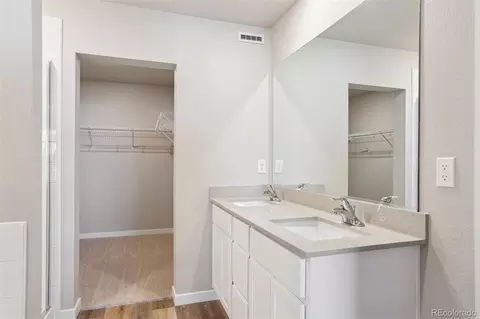 Bath - 48220 Shetland Dr, Bennett, CO 80102 photo 1 of 3