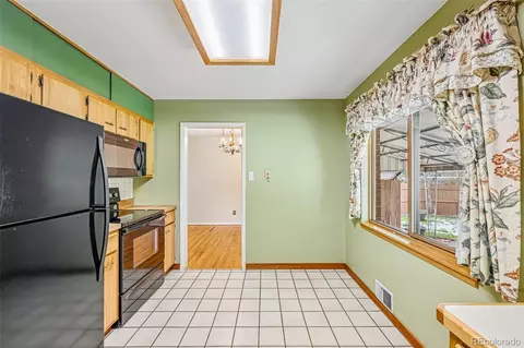 Kitchen - 10209 W 68th Ave, Arvada, CO 80004 photo 4 of 5