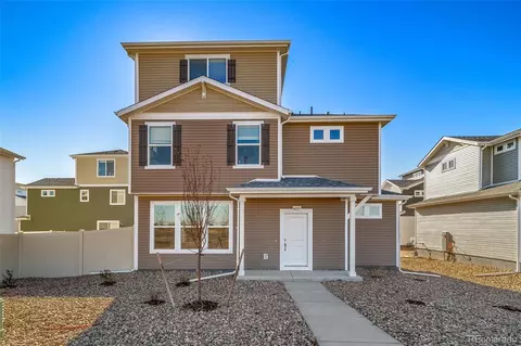 46537 Sunflower Ln, Bennett, CO 80102