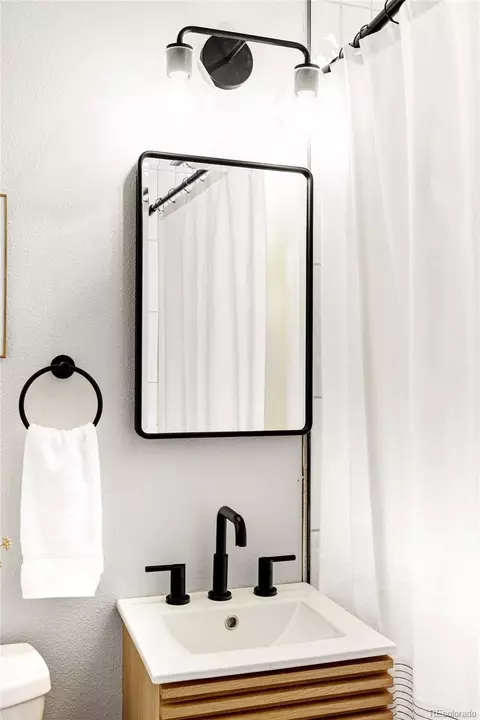 Bath - 6865 Nelson St, Arvada, CO 80004 photo 2 of 5