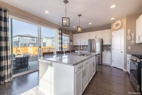Kitchen - 27827 E 8th Ave, Aurora, CO 80018 photo 2 of 3