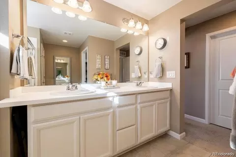 Bath - 27827 E 8th Ave, Aurora, CO 80018 photo 2 of 4
