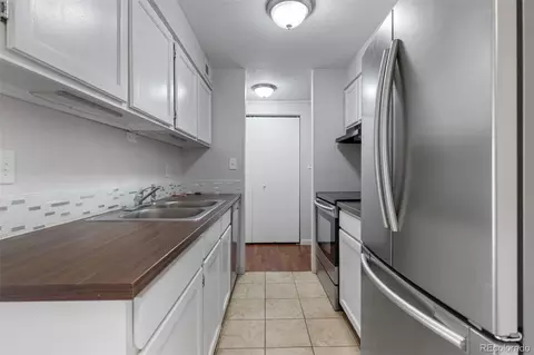 Kitchen - 209 E Highline Cir #302, Centennial, CO 80122 photo 2 of 2